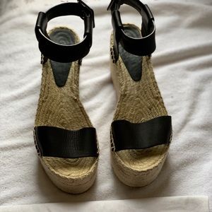 VINCE ABBY PLATFORM SANDALS